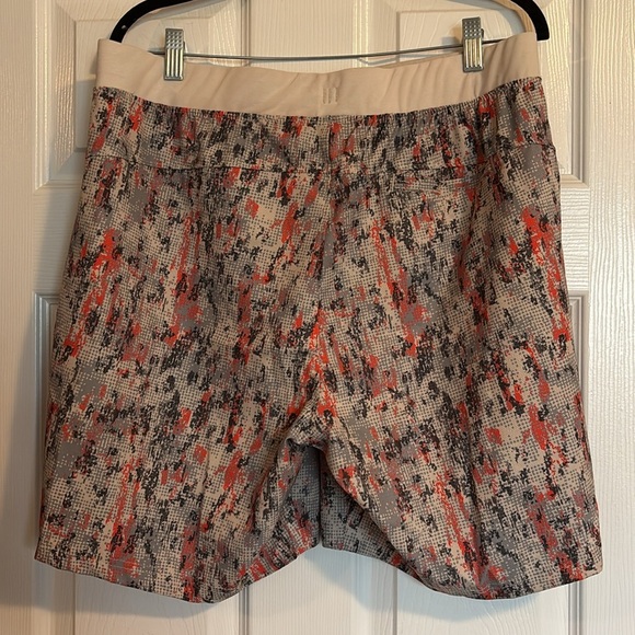 Crane men’s cream and gray 7” inseam athletic shorts size large - Picture 6 of 8